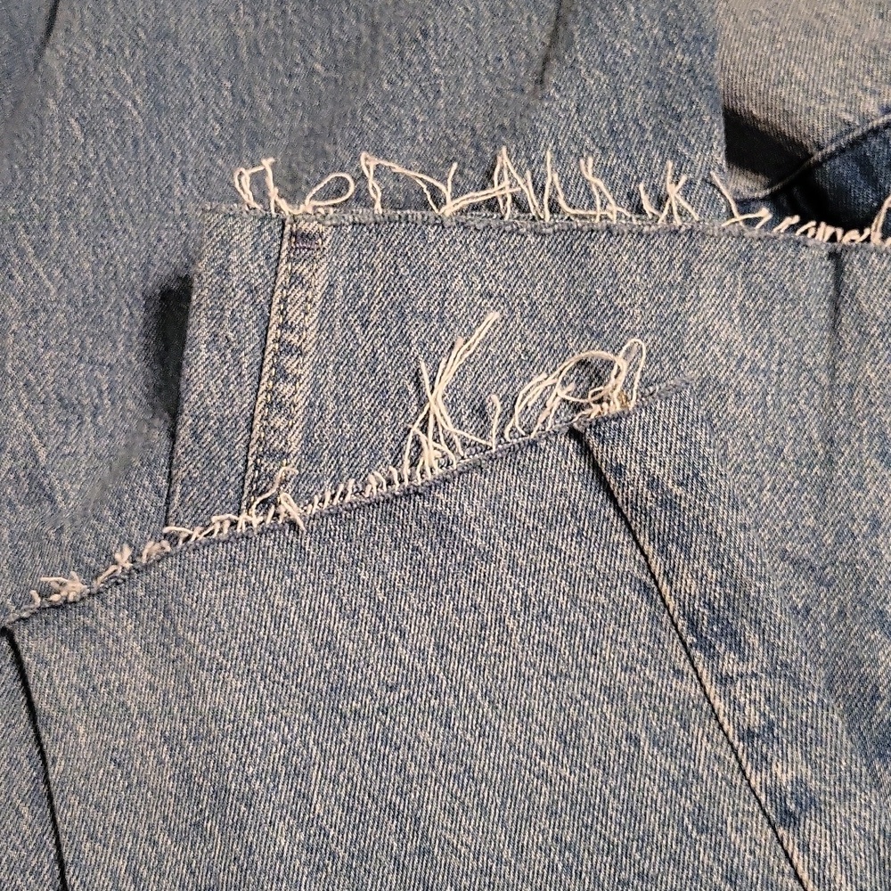 Free Assembly Classic Denim Blue Jeans with Raw Hem, Size 6, NWT - Picture 5 of 7